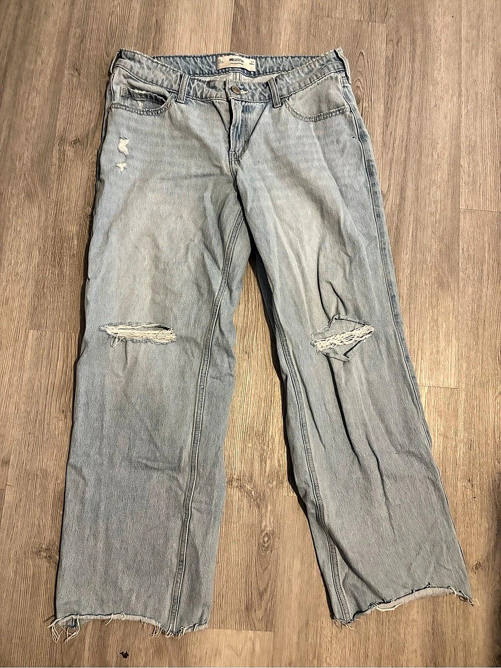 Hollister Low-Rise Boyfriend Jeans Distressed Blue Waist 31